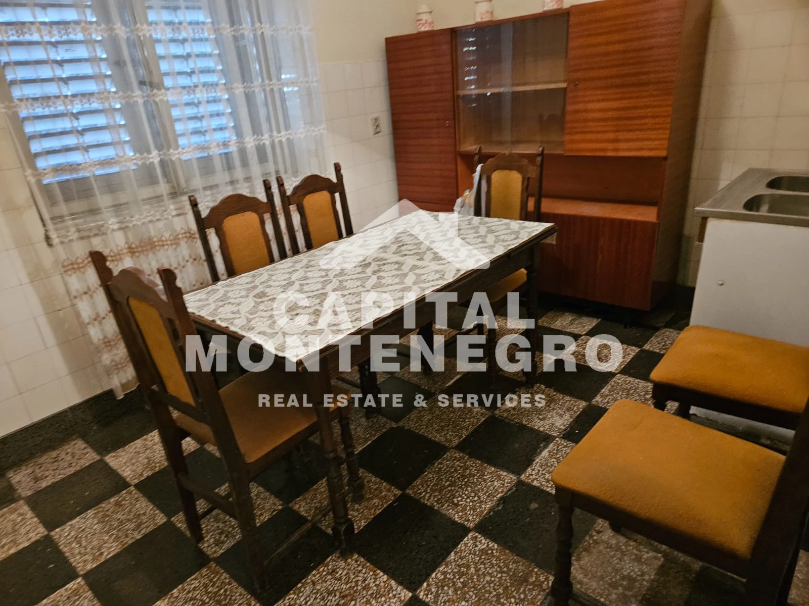 apartment-near-municipality-3